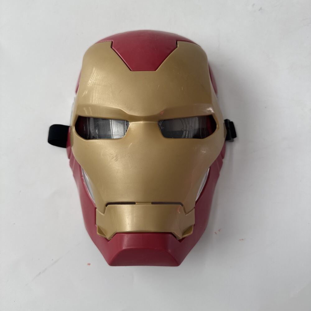 Iron Man LIGHT UP Mask Hasbro 2019 Marvel Avengers LED Eyes Halloween Cosplay